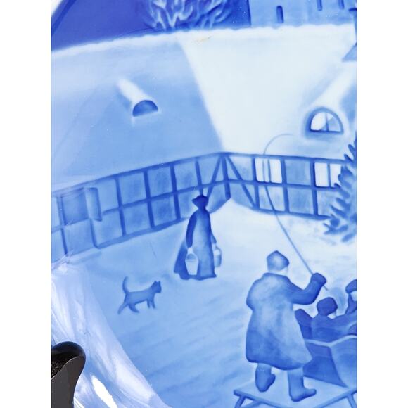 Royal Copenhagen Arrival of Christmas Guests 1969 Wall Decor Blue Plate 7" Vtg - Picture 5 of 13